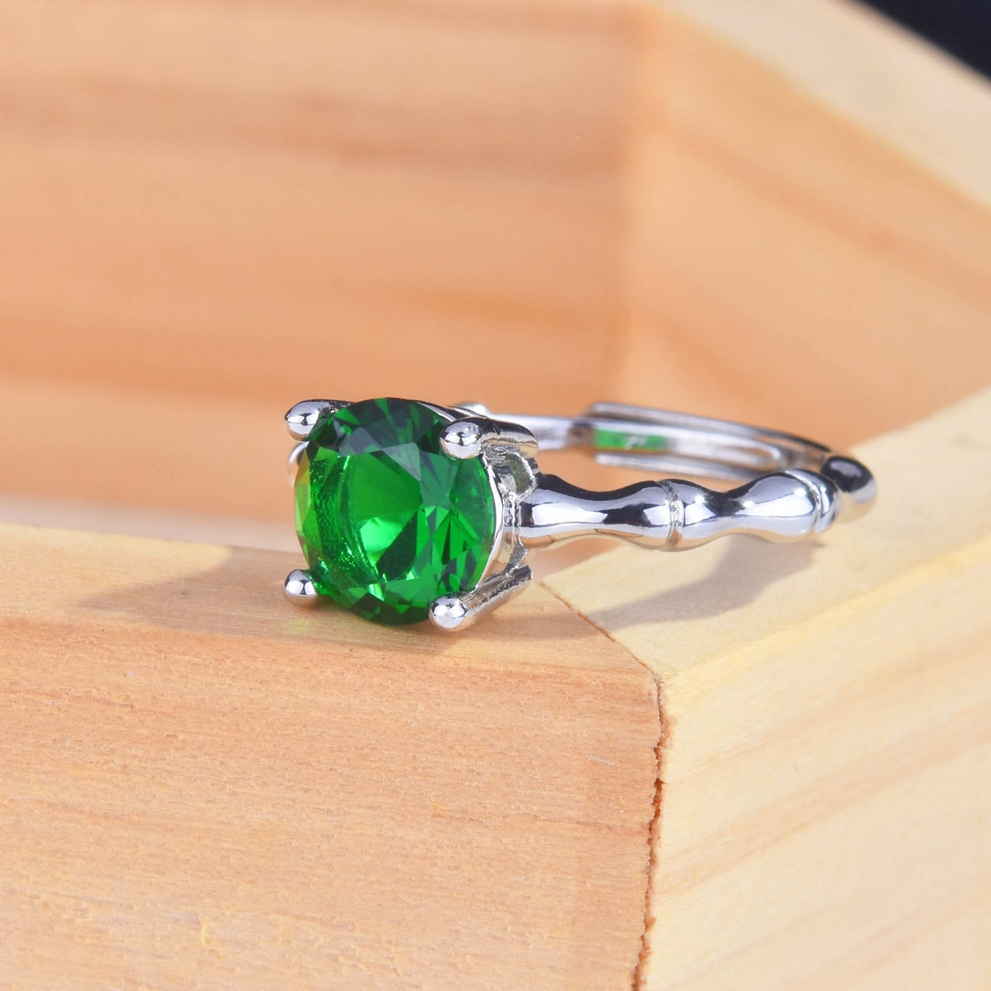 Women's Welfare Colored Gems Creative Bamboo Joint Simulation Emerald Ring