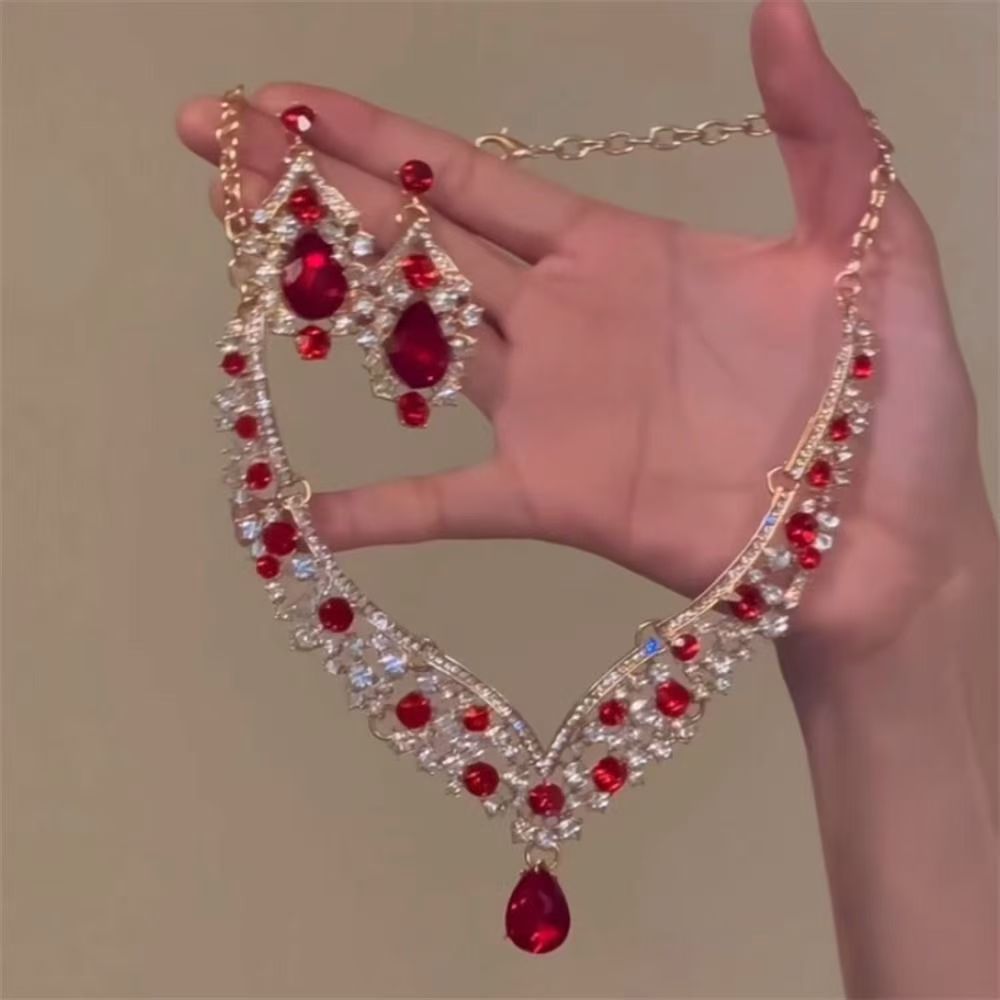 Elegant Drop Round Light Luxury Minority Necklaces