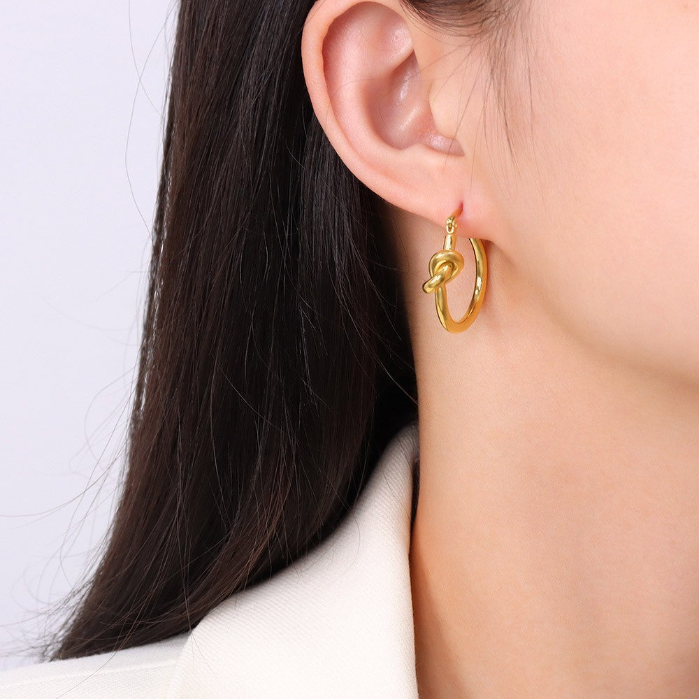 Zhang Knotted Metal Design High Quality Sense Earrings