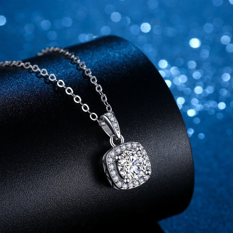 Female Zircon Imitation Moissanite Clavicle Chain Light Luxury Minority High-grade Necklace