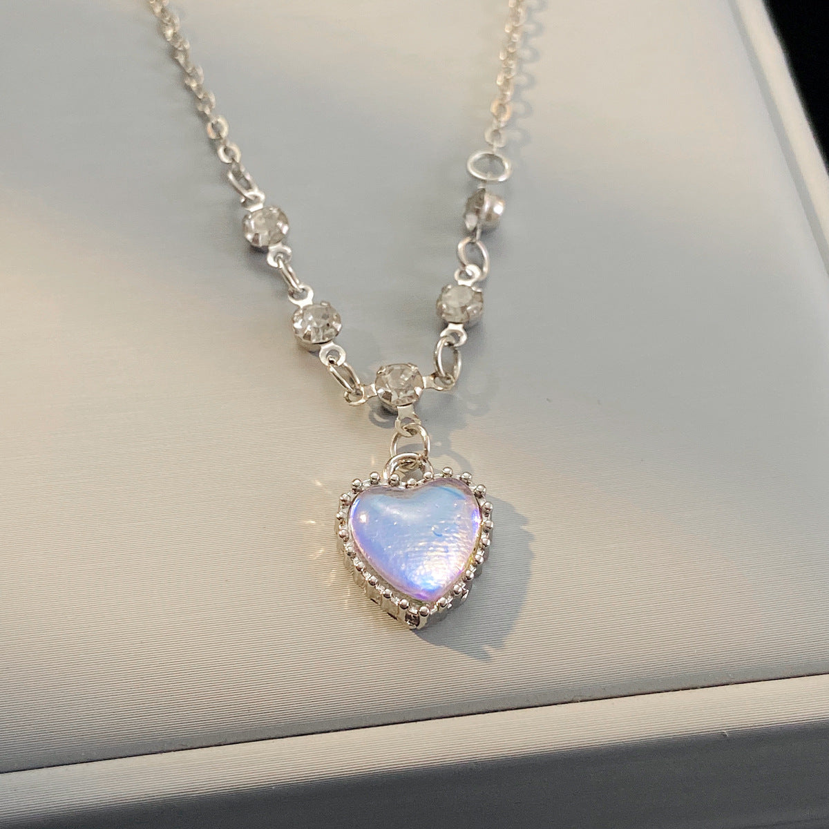 Colorful Moonstone Love Female Niche High-grade Light Luxury Clavicle Necklace