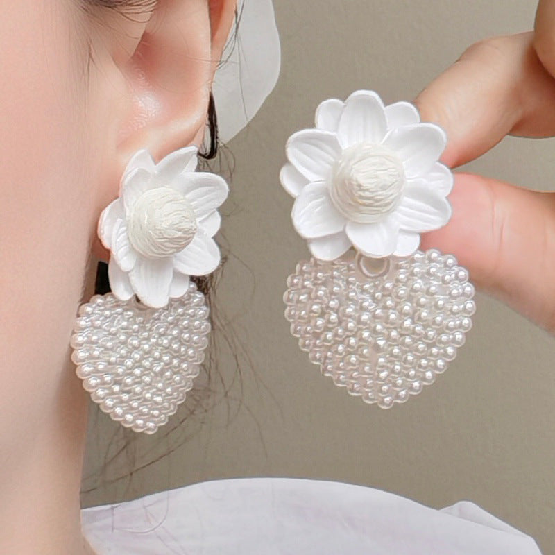 Style Gentle Smart Versatile Elegant White Flower Earrings