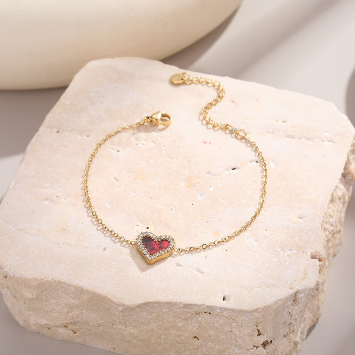 Women's Stainless Steel Retro Micro Rhinestone Heart Exquisite Refined Grace Bracelet