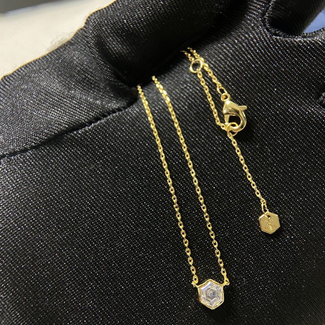 Hexagonal Honeycomb Zircon High-grade Design V Gold Single Diamond Clavicle Pendants