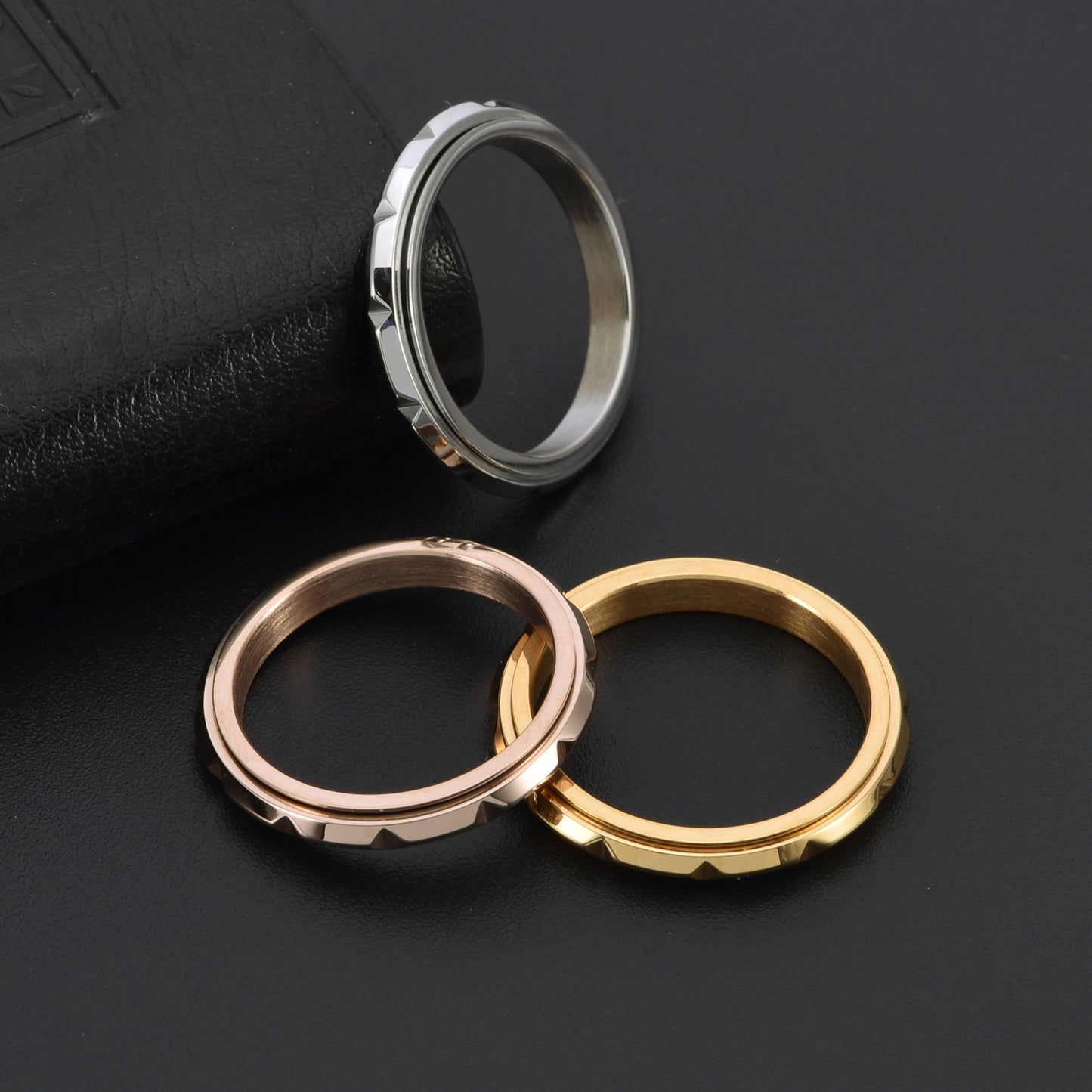 Women's Extremely Fine Rose Gold Titanium Steel Rhombus Bamboo Rings