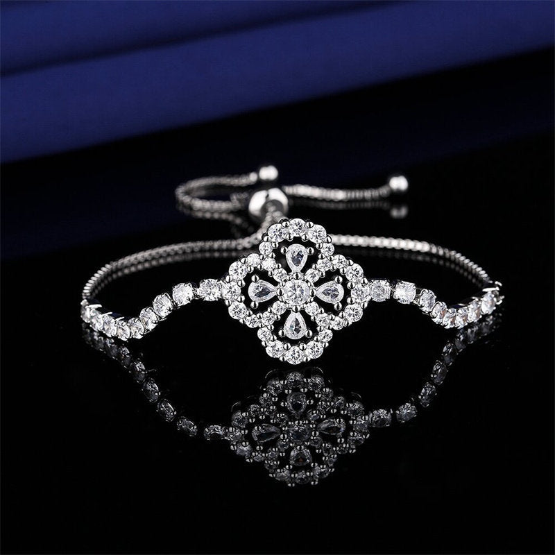 Women's Sier-plated Simple Mori Style Four-leaf Flower Ear Bracelet