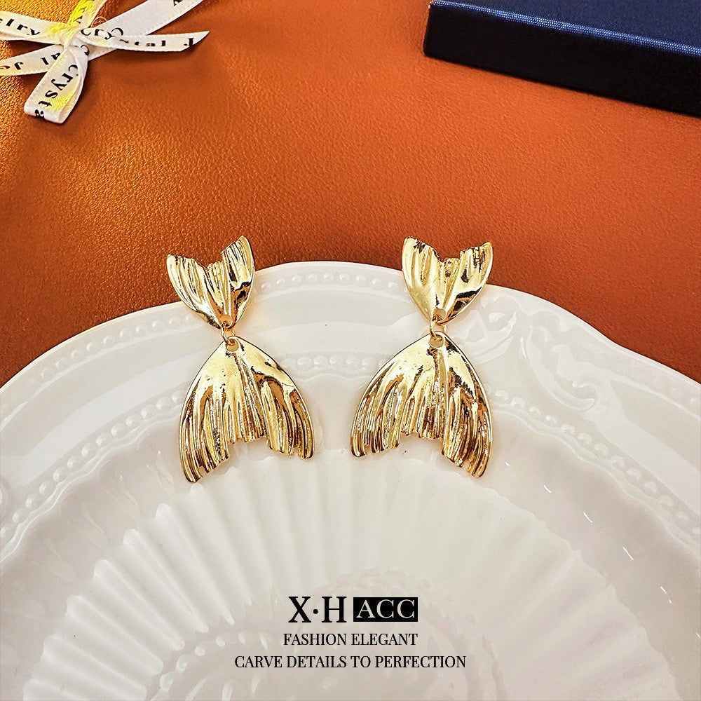 Fashionable Metal Texture Light Luxury Simple Earrings