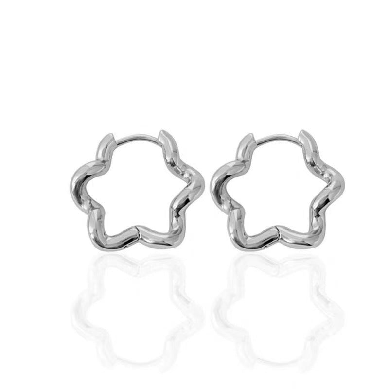 Women's High-grade Hollow Flower Metal Ear Cuff Temperamental Minority Unique Rings