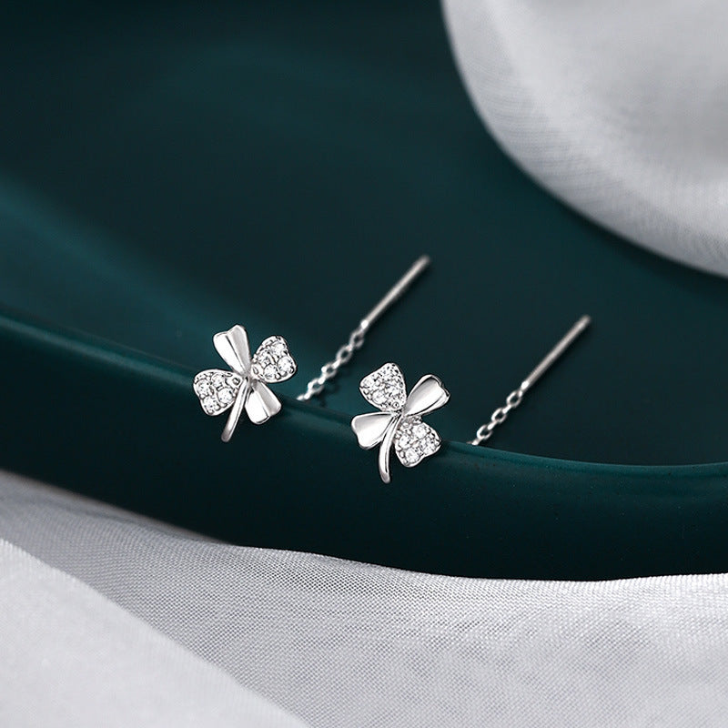 Women's Sier Clover Lines Trendy Sweet Niche Short Earrings
