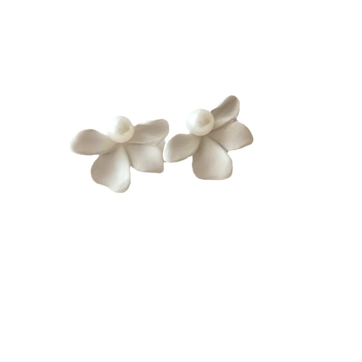 Women's Petal Pearl Mori Style Niche Design Stud Earrings