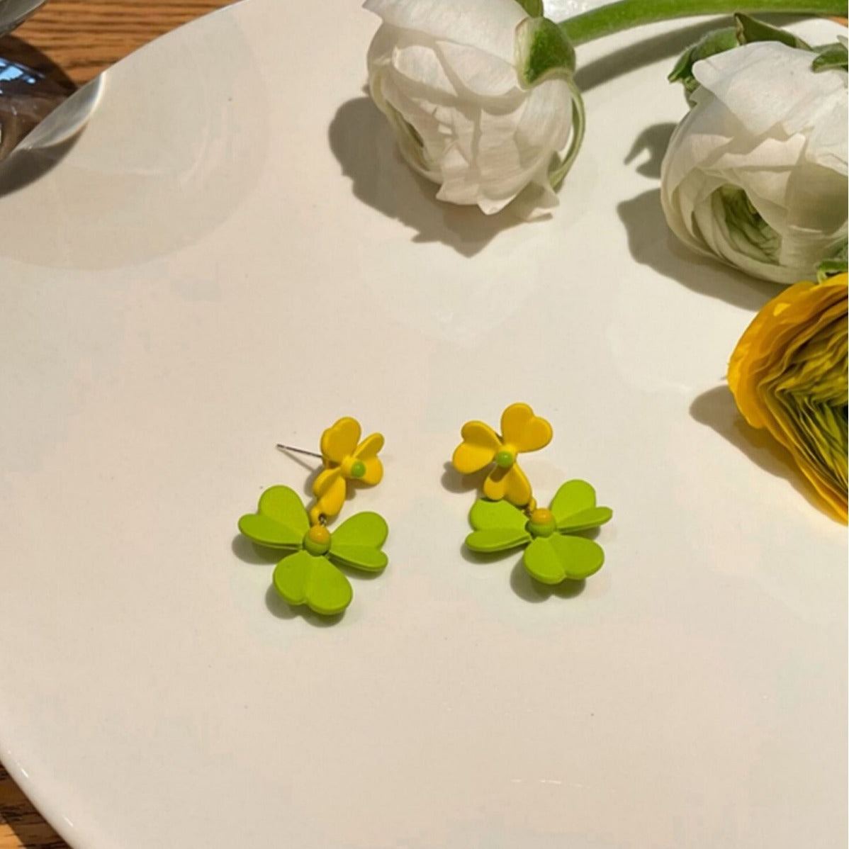 Contrast Color Flower Mori Niche Design Simple Sweet Earrings