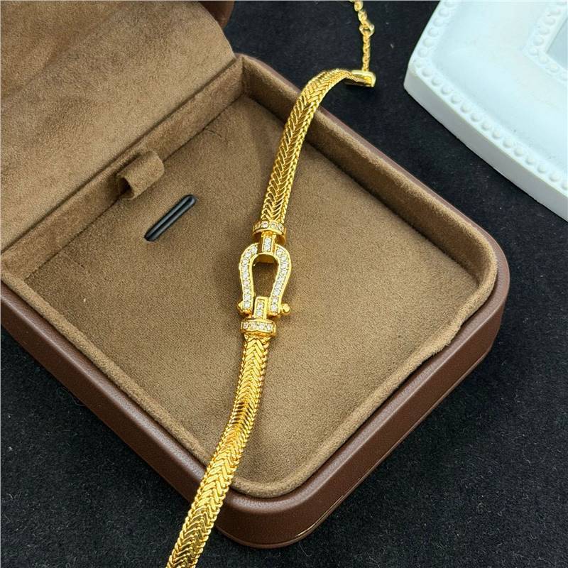 Vachette Clasp Affordable Luxury Fashion High-grade Design Sense Over Bracelet