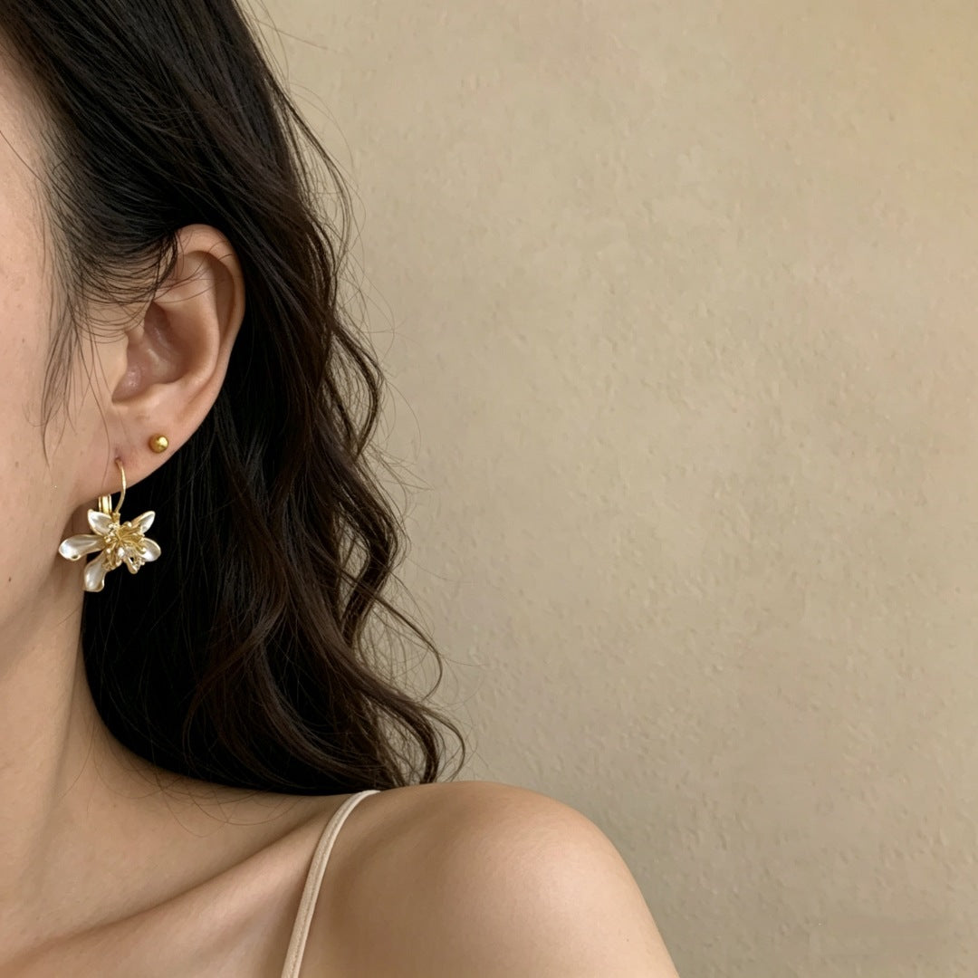Women's Gentle Drip Glazed Flower Zircon Fashion Temperamental Minority Design Sense Ear Buckle