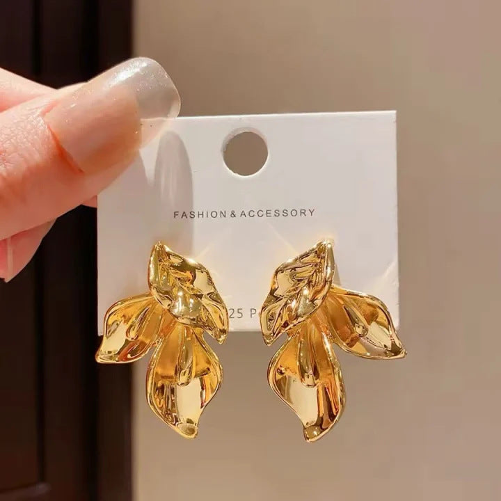 Women's Needle Round Curved Geometric Ear Retro Personalized Temperamental Light Luxury Earrings