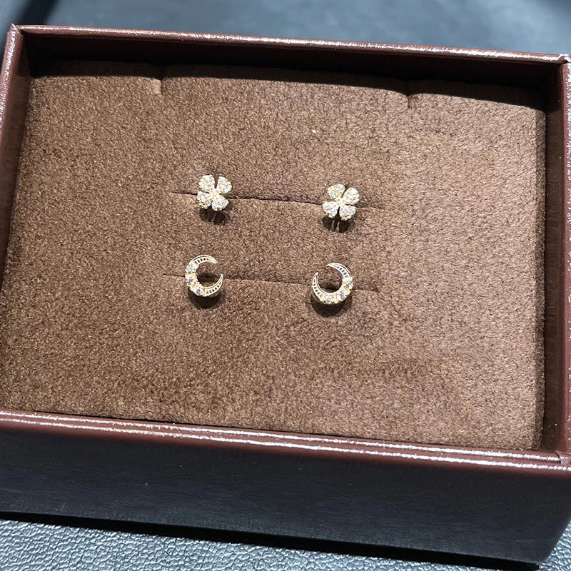 Gold-plated Curved Crescent Moon Lucky Four-leaf Stud Earrings