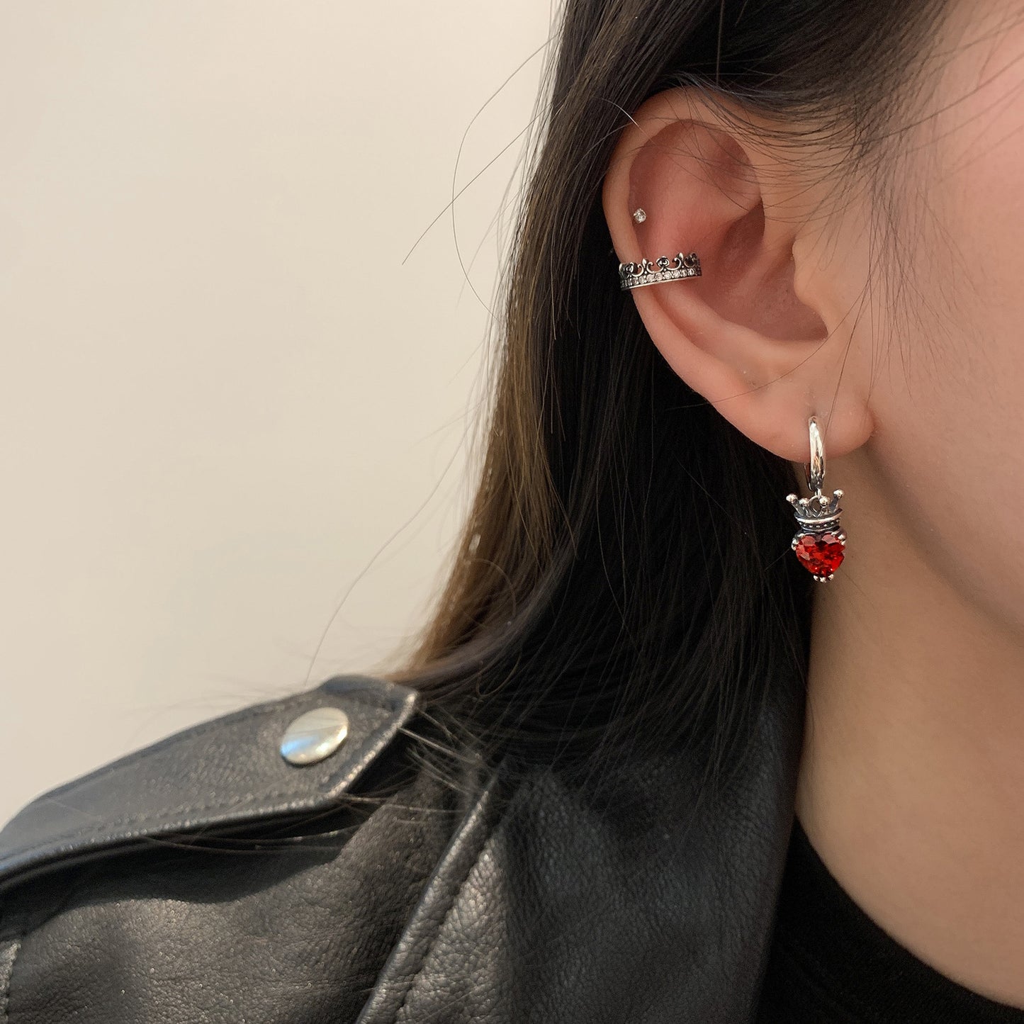Pigeon Blood Zircon Female Niche Design Light Luxury High-grade Sense Earrings