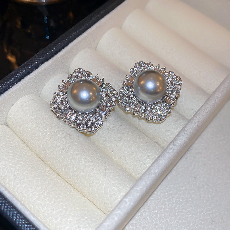Women's Pearl Flower Fashionable High-grade French Entry Earrings