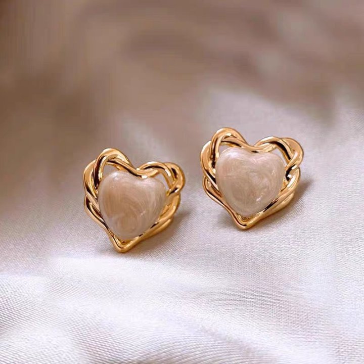 Charming Women's Bow Pearl Light Luxury Earrings
