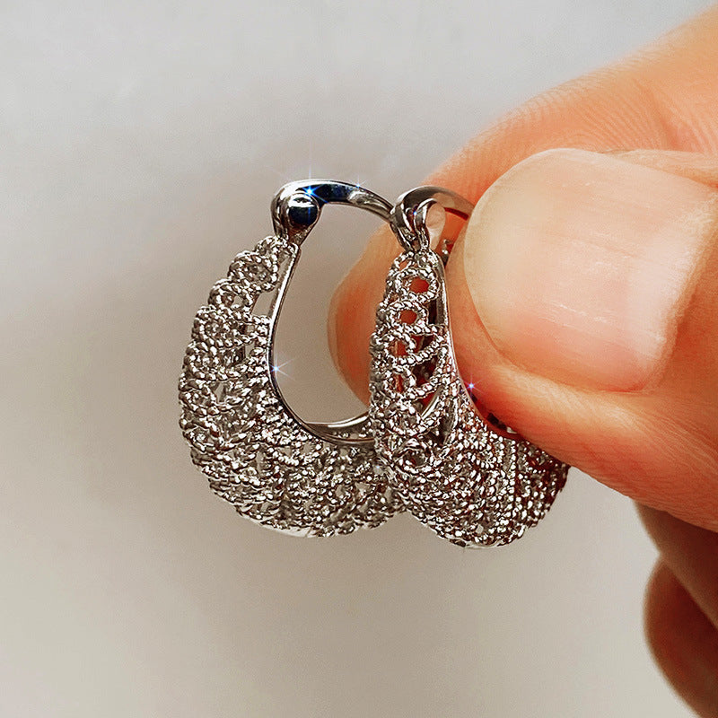 Women's Vintage Weaving Hollow Pattern Clip Flower Earrings