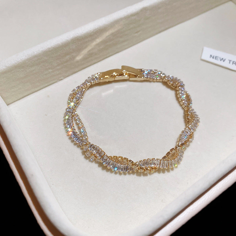 With Diamond Round Exquisite Fashion Retro Unique Design Light Luxury Bracelets