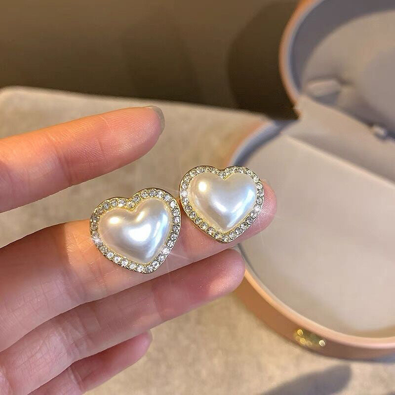 Women's Pearl French Minority Retro Affordable Luxury Stud Earrings