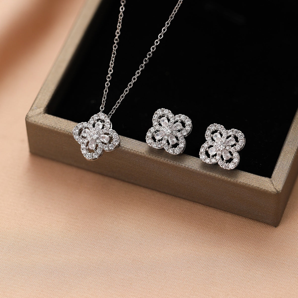 Glamorous Comfortable Two-piece Affordable Luxury Fashion Jewelry Set