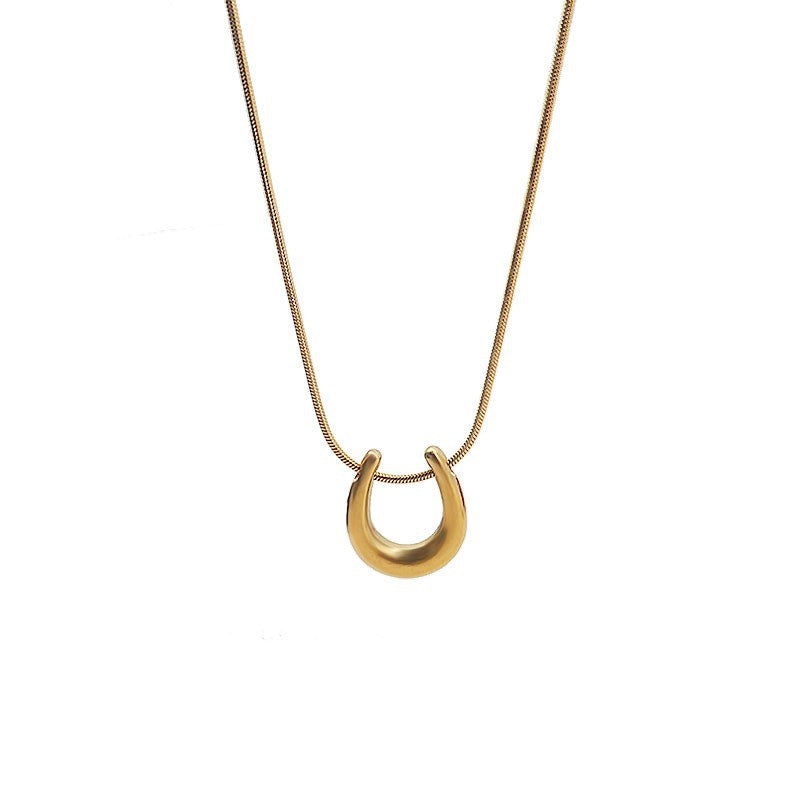 Titanium Steel U-shaped Horseshoe Light Luxury Necklaces