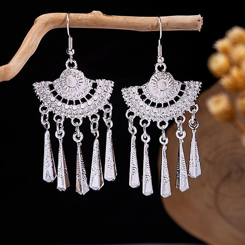 Miao Sier Personality Hollow Out Leaf-shaped Fashion Earrings