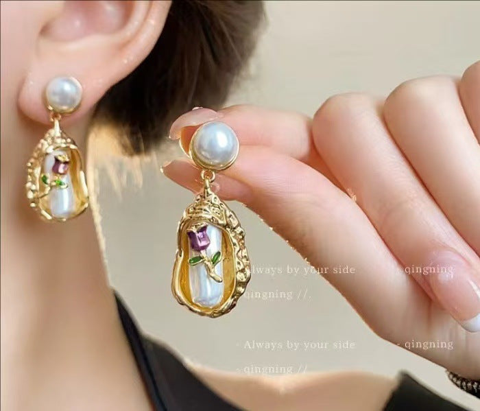 Retro Green Oil Painting Ancient Style Flower Light Luxury Palace Stud Earrings