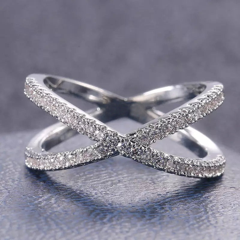 Comfortable Women's Fashion Simple Zircon Creative Ring