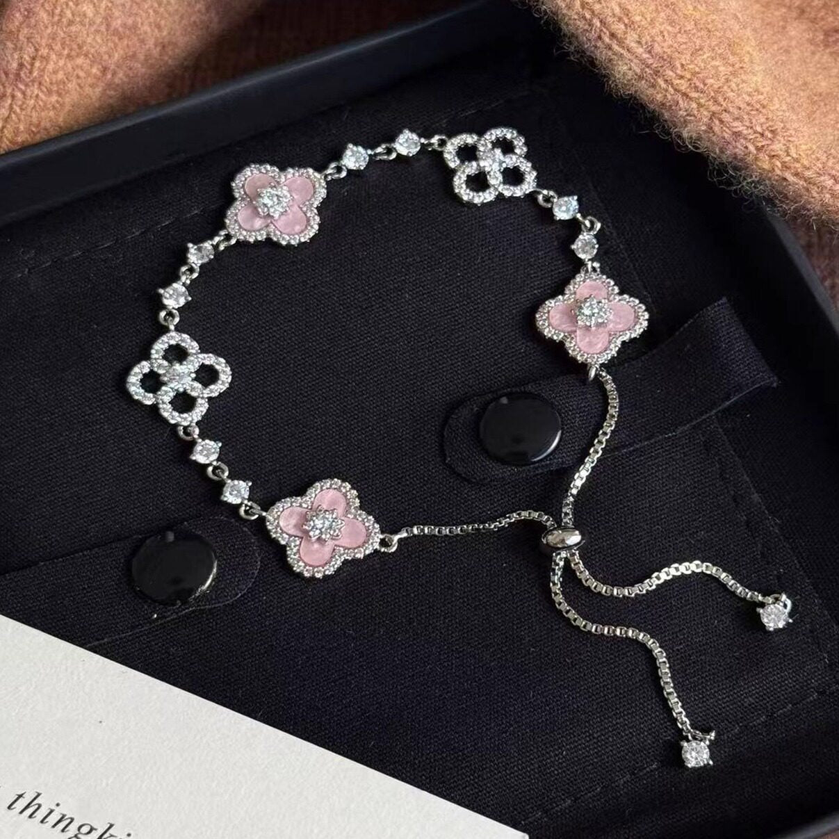 Imitation Pink Shell Four-leaf Flower Ear Drawable Graceful Fashionable Clavicle Bracelet