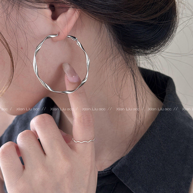 Mobius Big Ear Female Niche Unique High-grade Rings