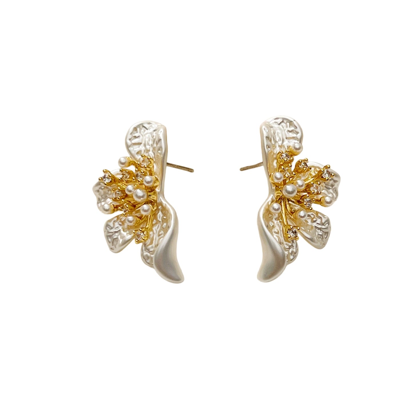 High-grade Metal Flower Fashionable Design Light Earrings