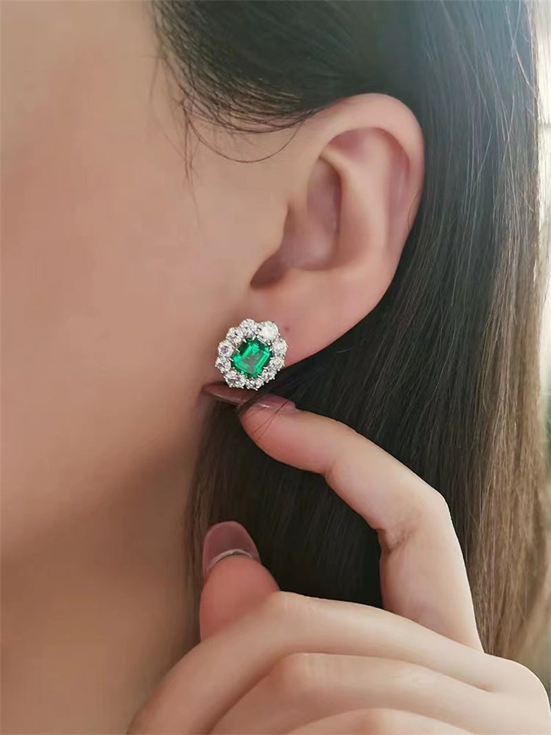 Women's Simple Super Shiny Elegant Emerald Set Rings