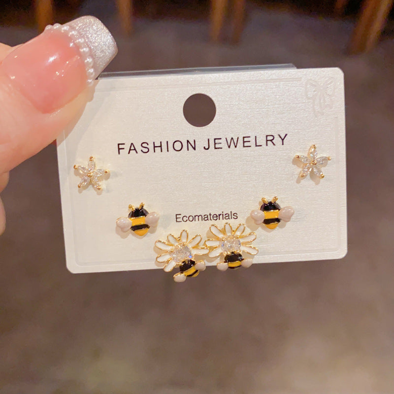 Women's French Sweet Bee Little Daisy Three-piece Exquisite Light Luxury Earrings