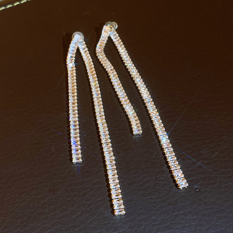 Women's Needle Inlaid Zircon Leaves Tassel Personalized Design Earrings