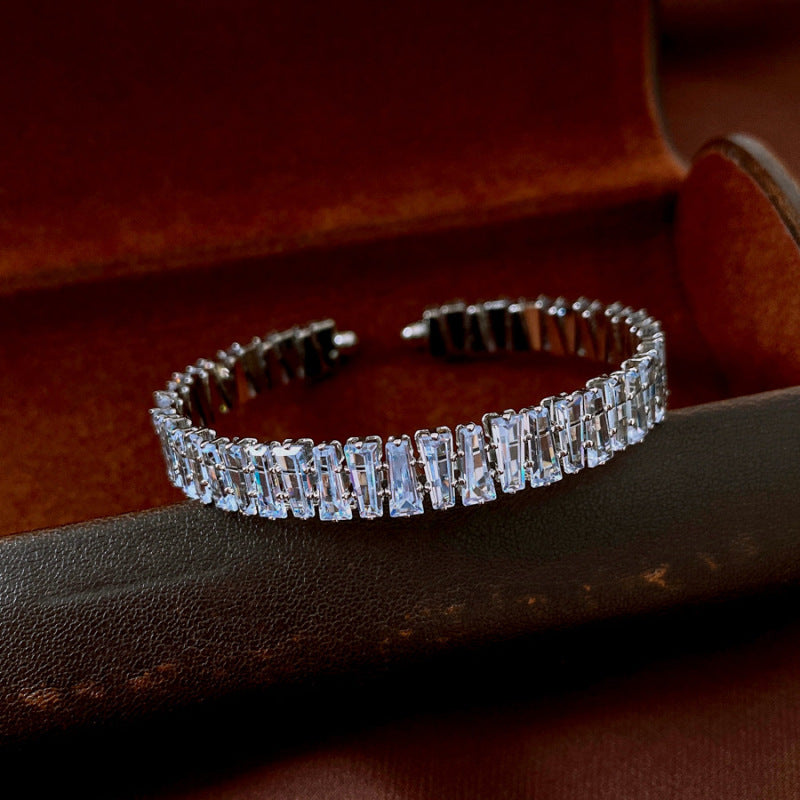 Women's Oval Leaf Small Fresh Gentle Temperament Light Luxury High Sense Bracelet