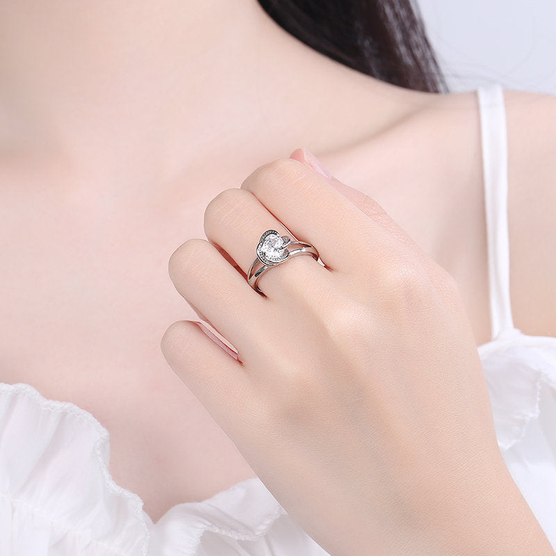 Four-leaf Clover Design Rhinestone Gift Moissanite Ring