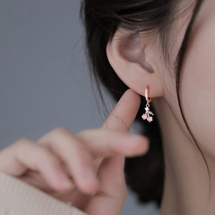Women's Small Simple Hollow Pearl High-grade Refined Stud Earrings