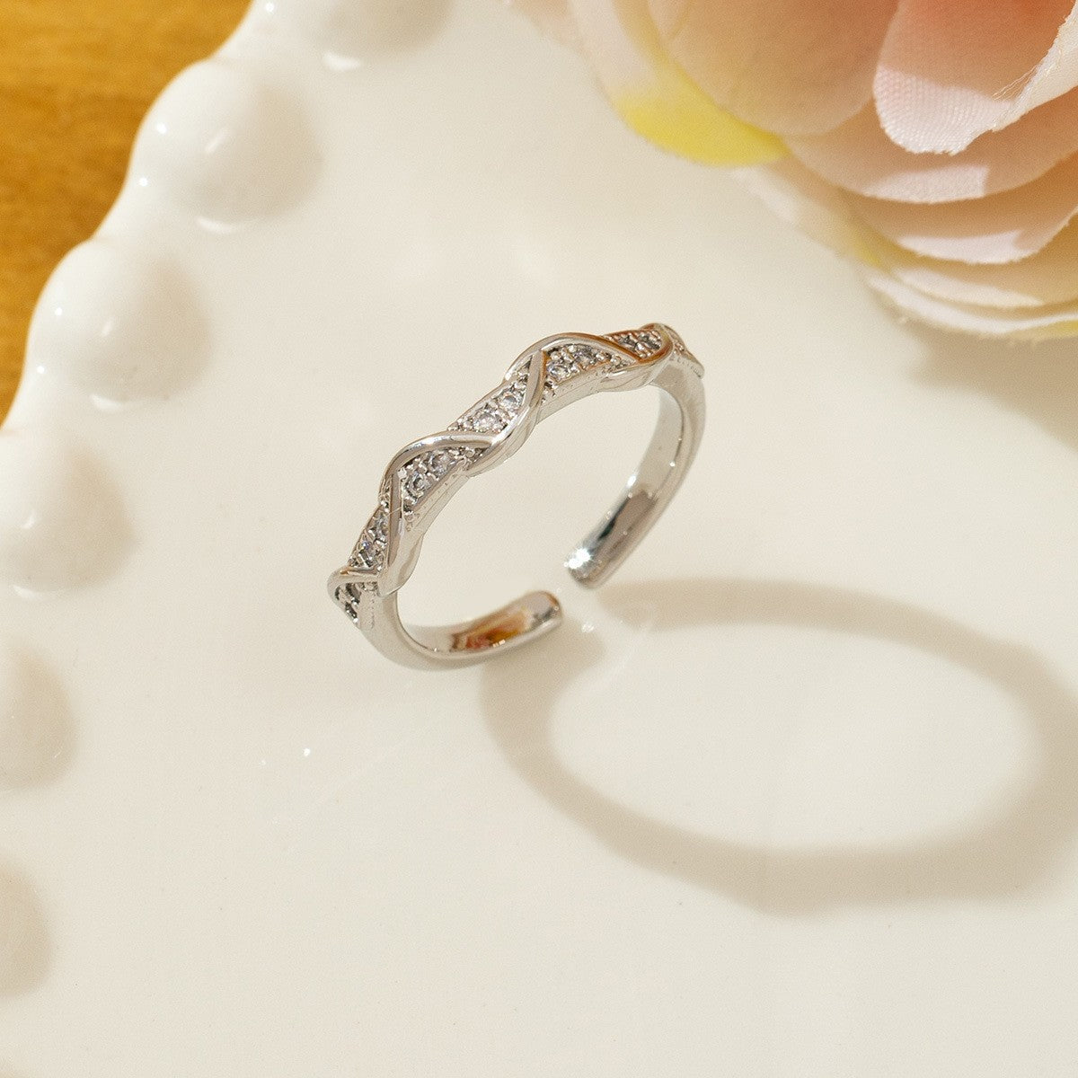 Luxury Cross Design Fashion Open High Sense Index Ring
