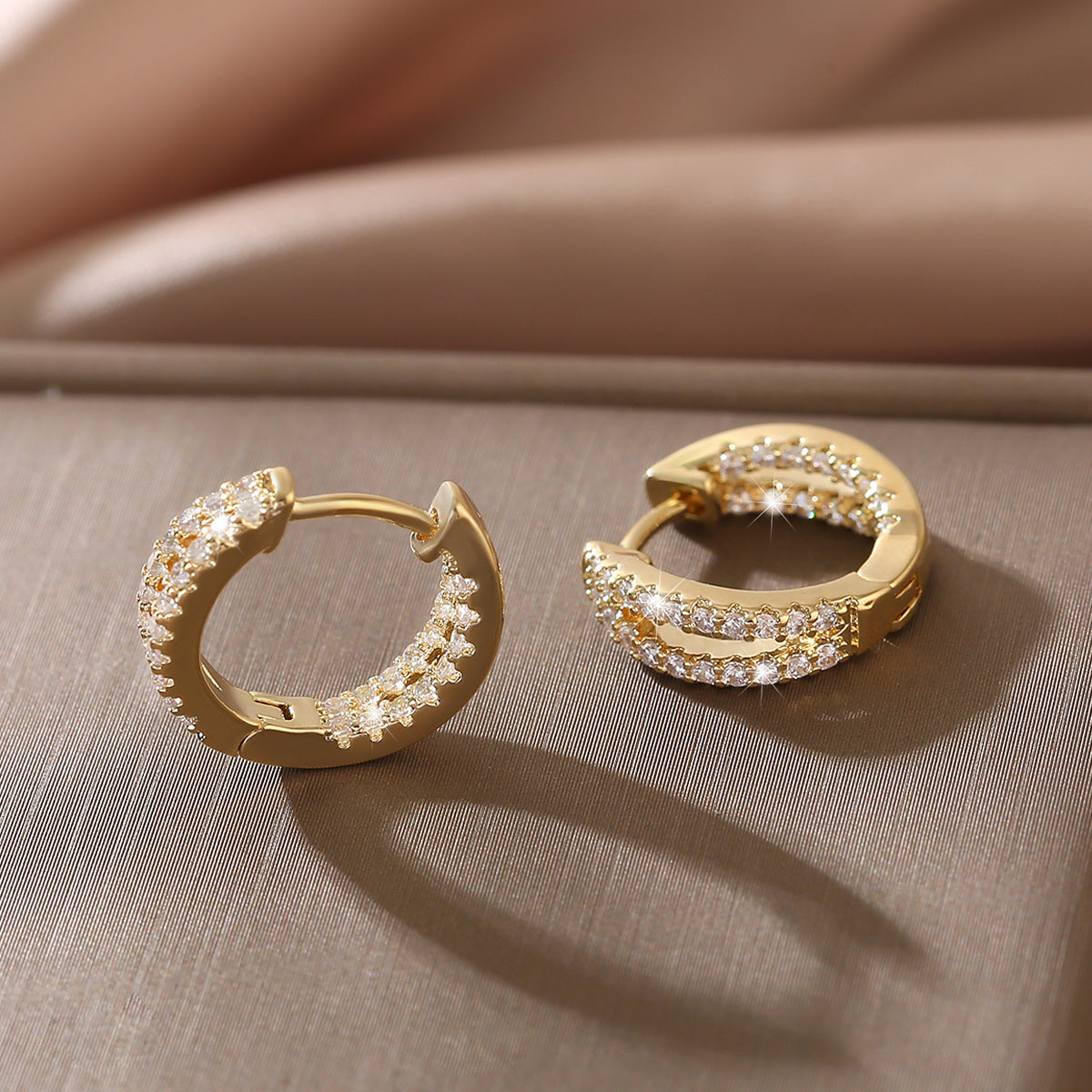 Personalized Cold Style Female Light Luxury Ear Buckle