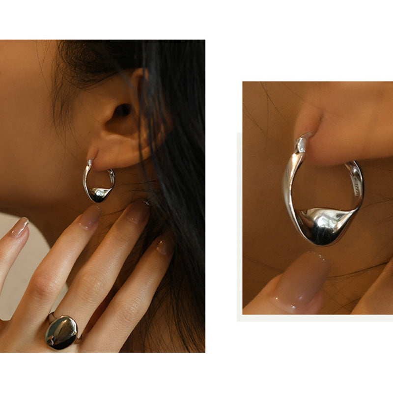 Women's Fashion High Sense Metal Glossy Surface Bracelets