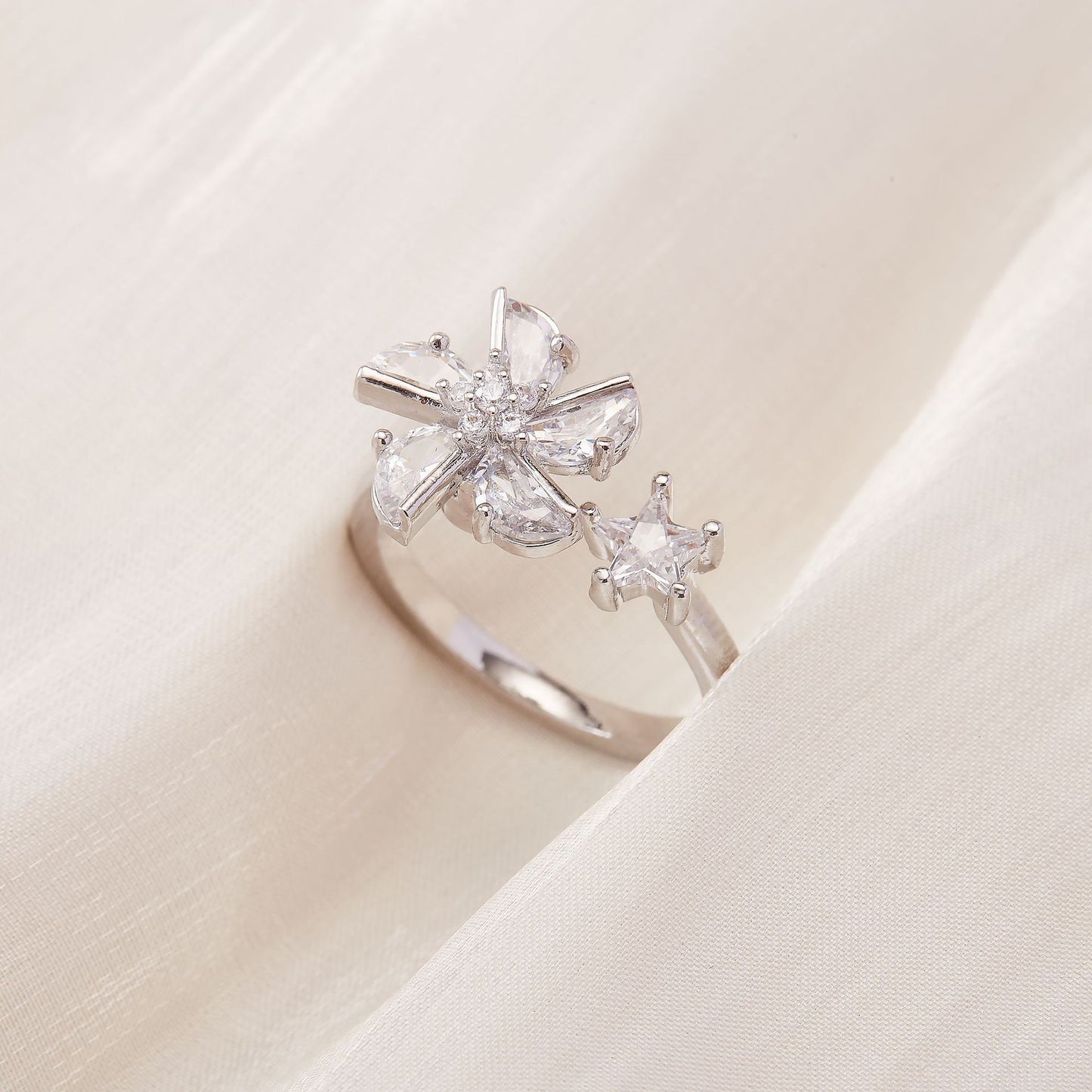 Valentine's Day Gift Flower Zircon Rotatable Ring