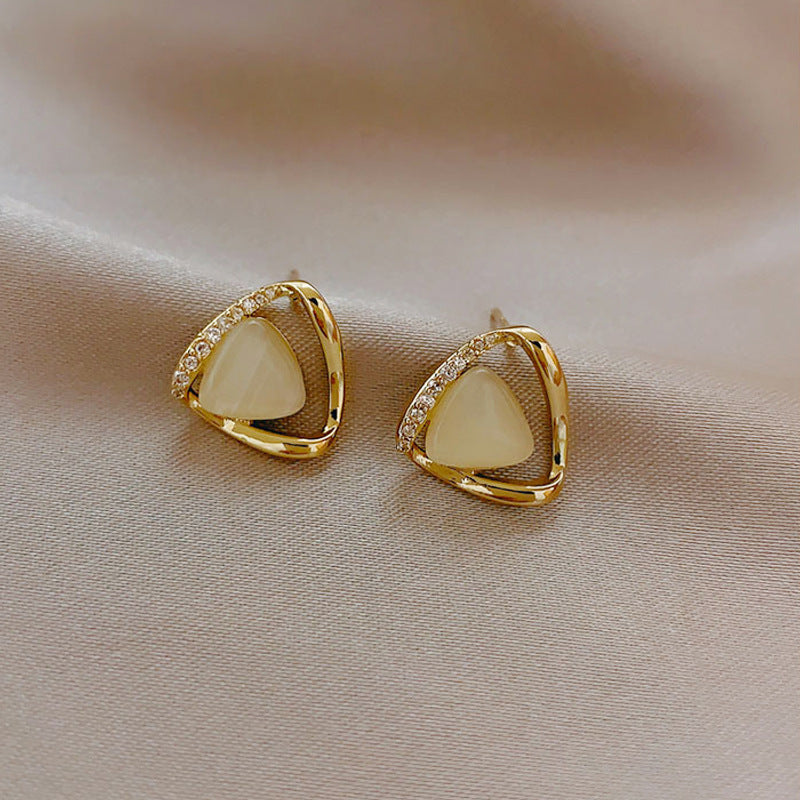 Women's Fashionable Temperament Pearl Design Opal Stone Ear Niche Earrings