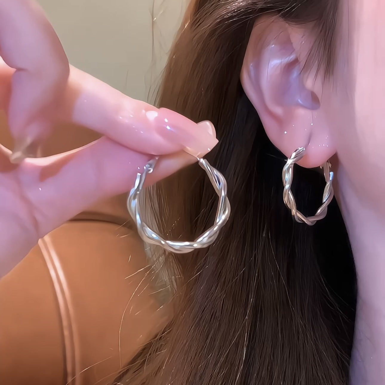 Women's Twist Elegant High Sense Trendy Niche Earrings