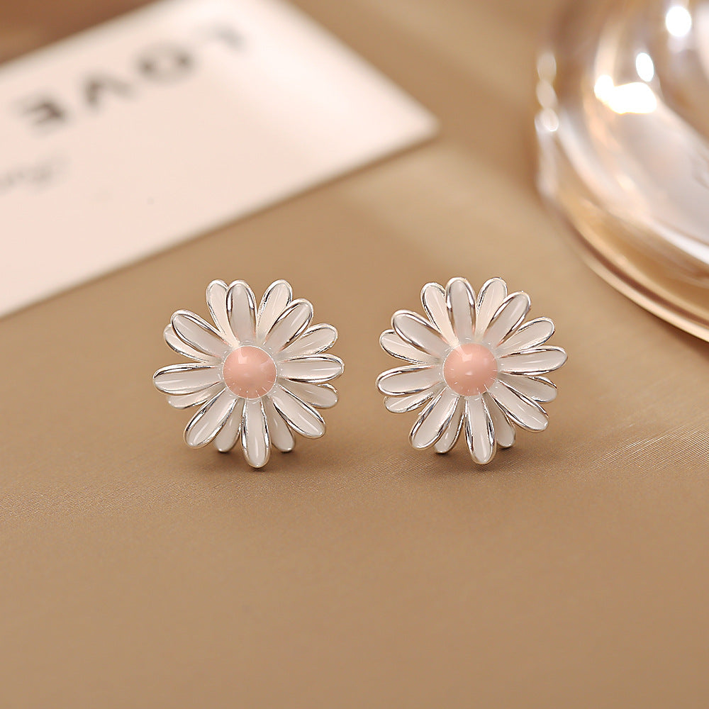 Sweet Fresh Little Daisy Ear Color Dopamine Fashionable Rings