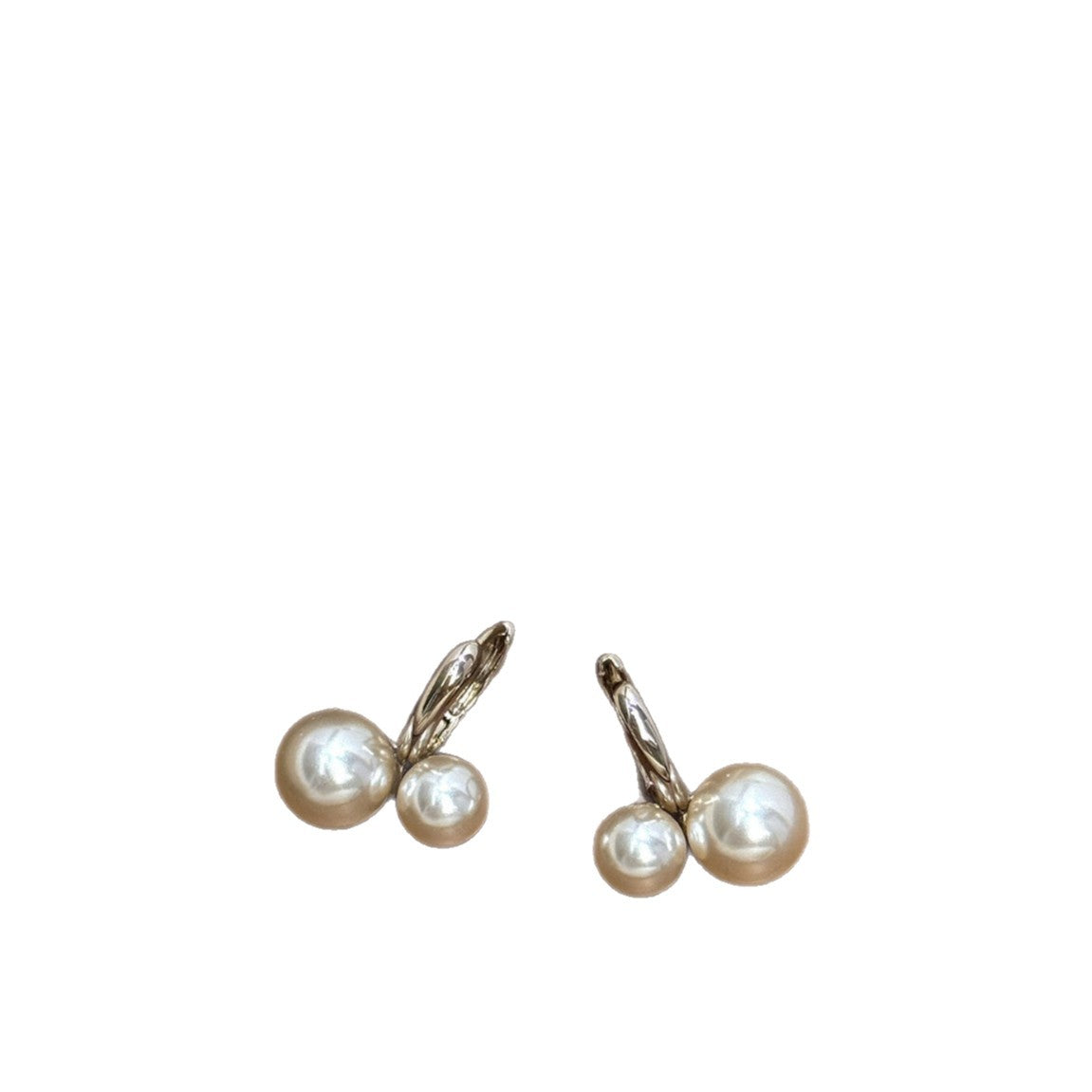 Gentle Mocha Mousse Pearl Small Cherry Clip Light Luxury Minority Ear Buckle