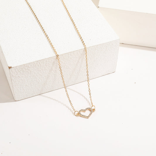 Women's Peach Heart Clavicle Chain Creative Retro Necklaces