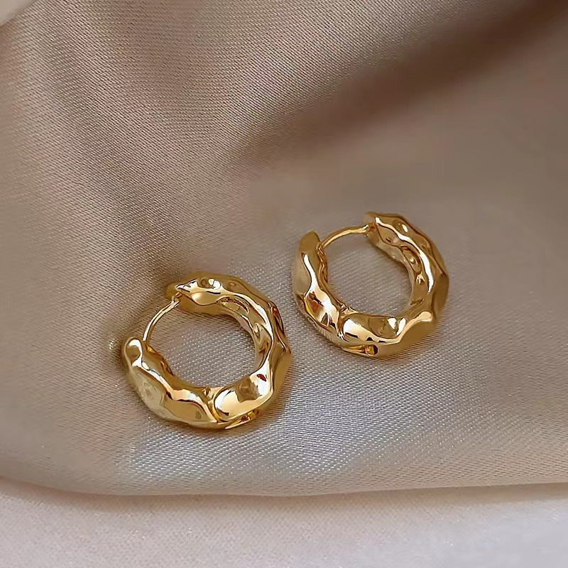 Women's Design Simple Pleated Texture Personalized Clips Fashion High Ear Buckle