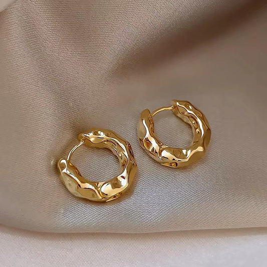 Women's Design Simple Pleated Texture Personalized Clips Fashion High Ear Buckle